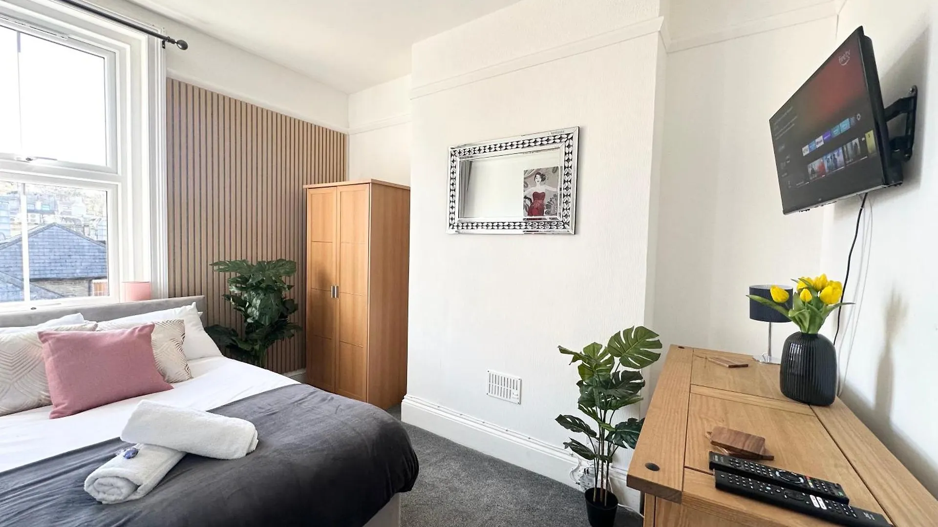The Bournemouth Hideaway - Beautiful Central Flat - 10 Mins Walk To Beach - Brought To You By Coastline Retreats 0*,  בריטניה