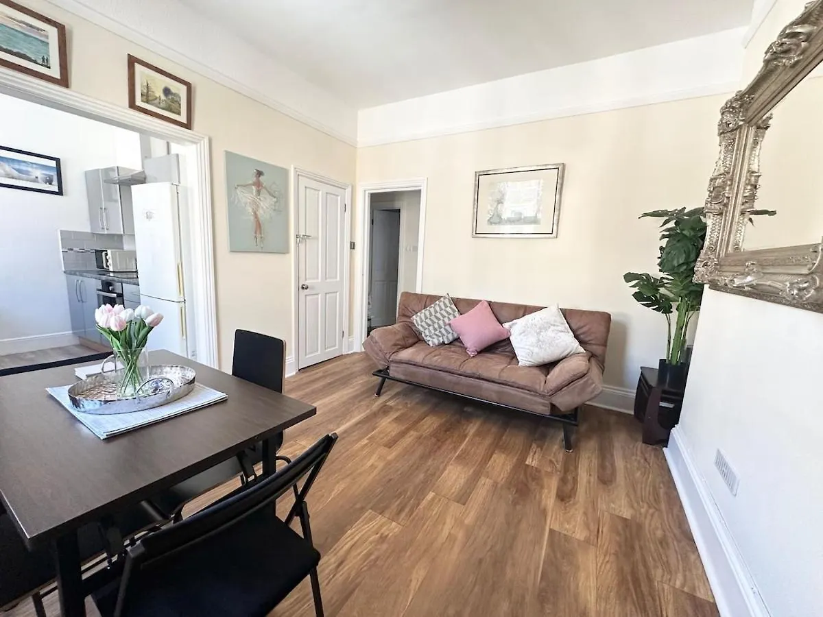 Apartment The Bournemouth Hideaway - Beautiful Central Flat - 10 Mins Walk To Beach - Brought To You By Coastline Retreats Großbritannien