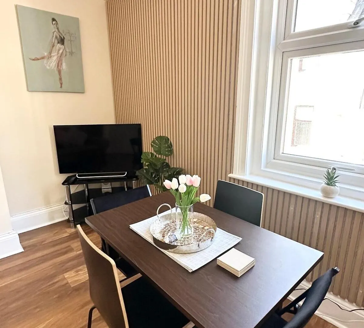 Apartment The Bournemouth Hideaway - Beautiful Central Flat - 10 Mins Walk To Beach - Brought To You By Coastline Retreats