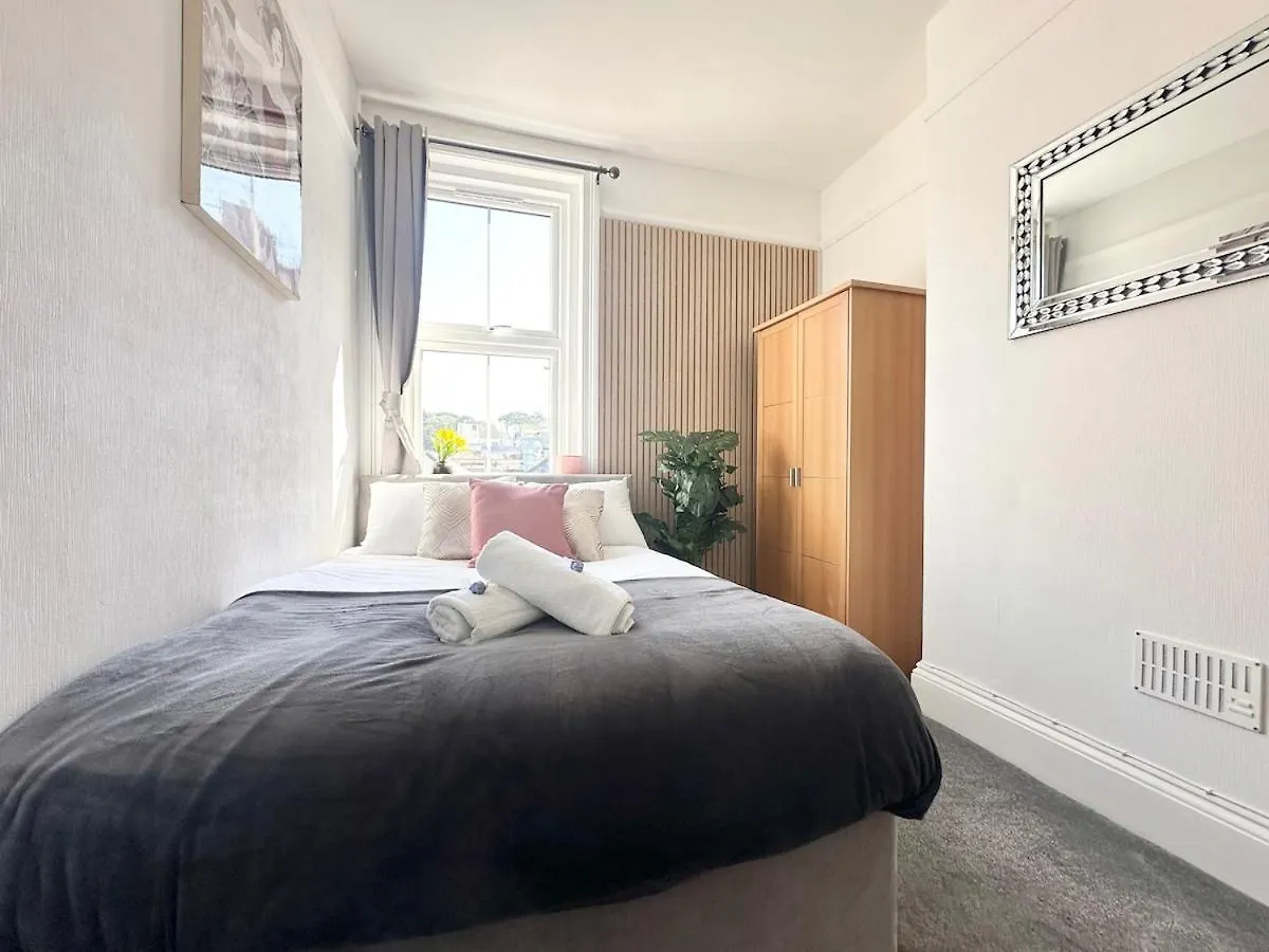 The Bournemouth Hideaway - Beautiful Central Flat - 10 Mins Walk To Beach - Brought To You By Coastline Retreats
