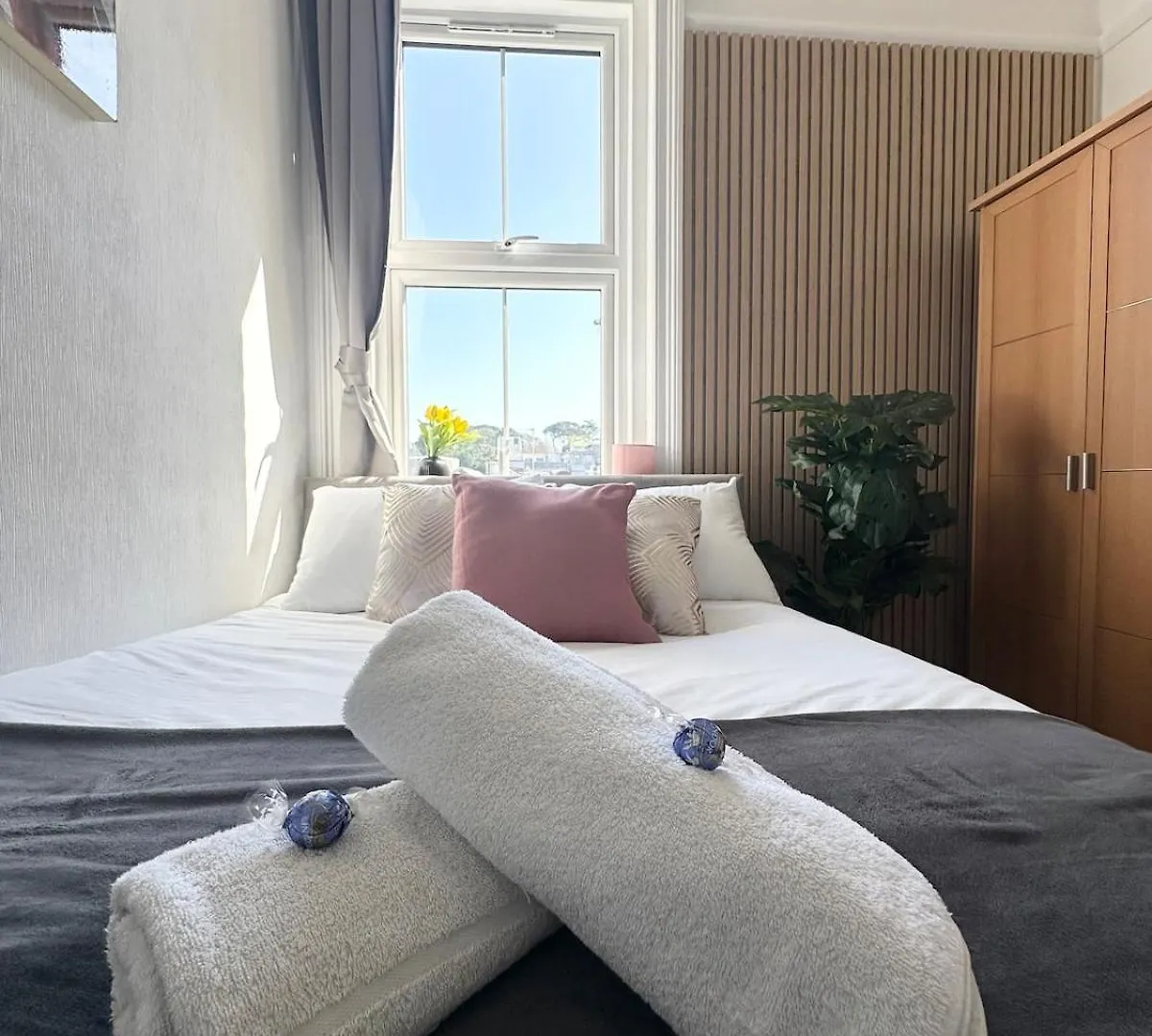 The Bournemouth Hideaway - Beautiful Central Flat - 10 Mins Walk To Beach - Brought To You By Coastline Retreats Großbritannien